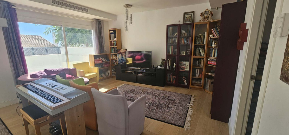 4 Bed Townhouse for sale in Benalmadena Costa Del Sol, Málaga, Spain