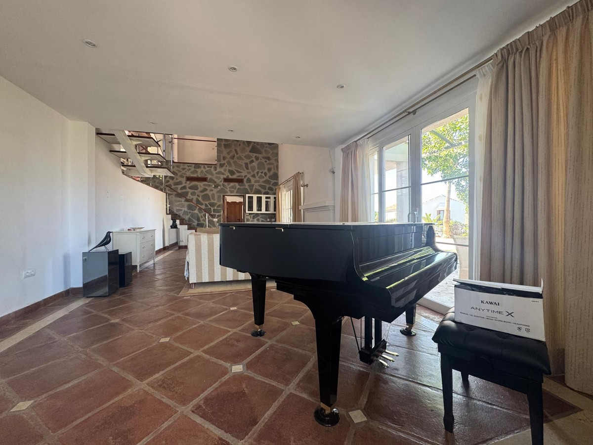 Se vende Villa - Chalet de 3 dormitorios en Costa Del Sol, Málaga, España
