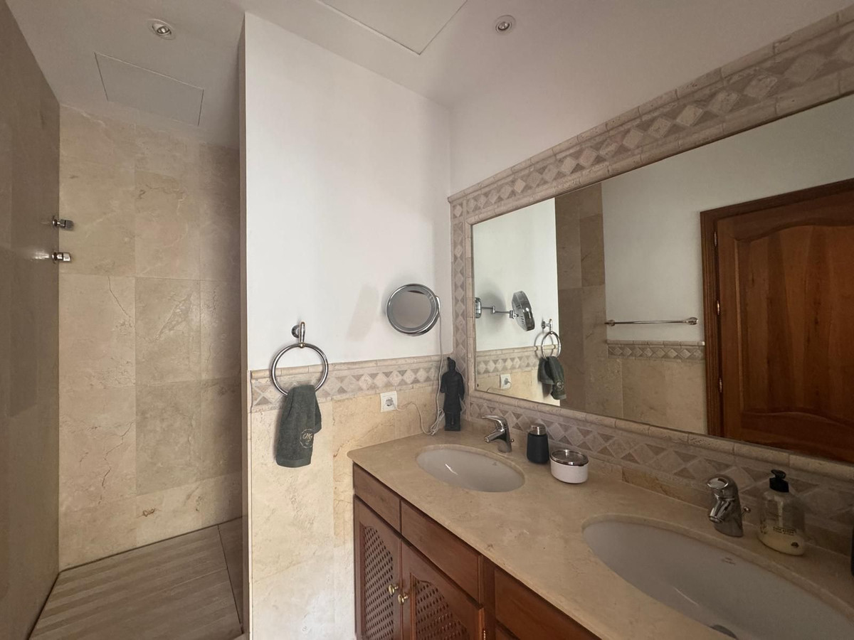 Se vende Villa - Chalet de 3 dormitorios en Costa Del Sol, Málaga, España
