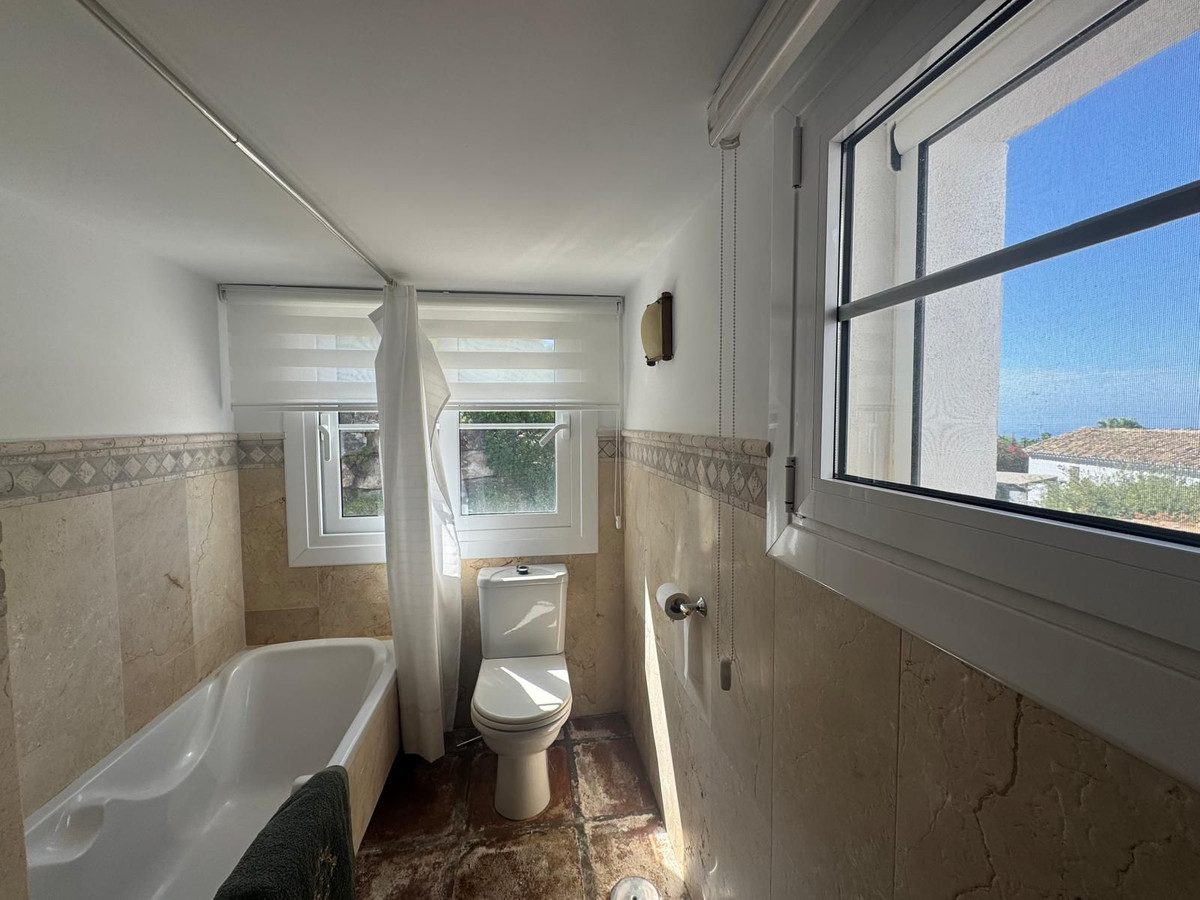 Se vende Villa - Chalet de 3 dormitorios en Costa Del Sol, Málaga, España