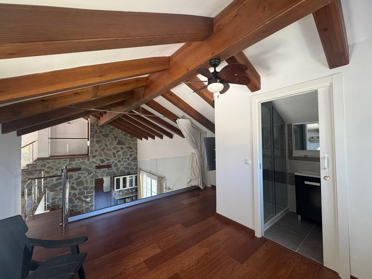 Se vende Villa - Chalet de 3 dormitorios en Costa Del Sol, Málaga, España