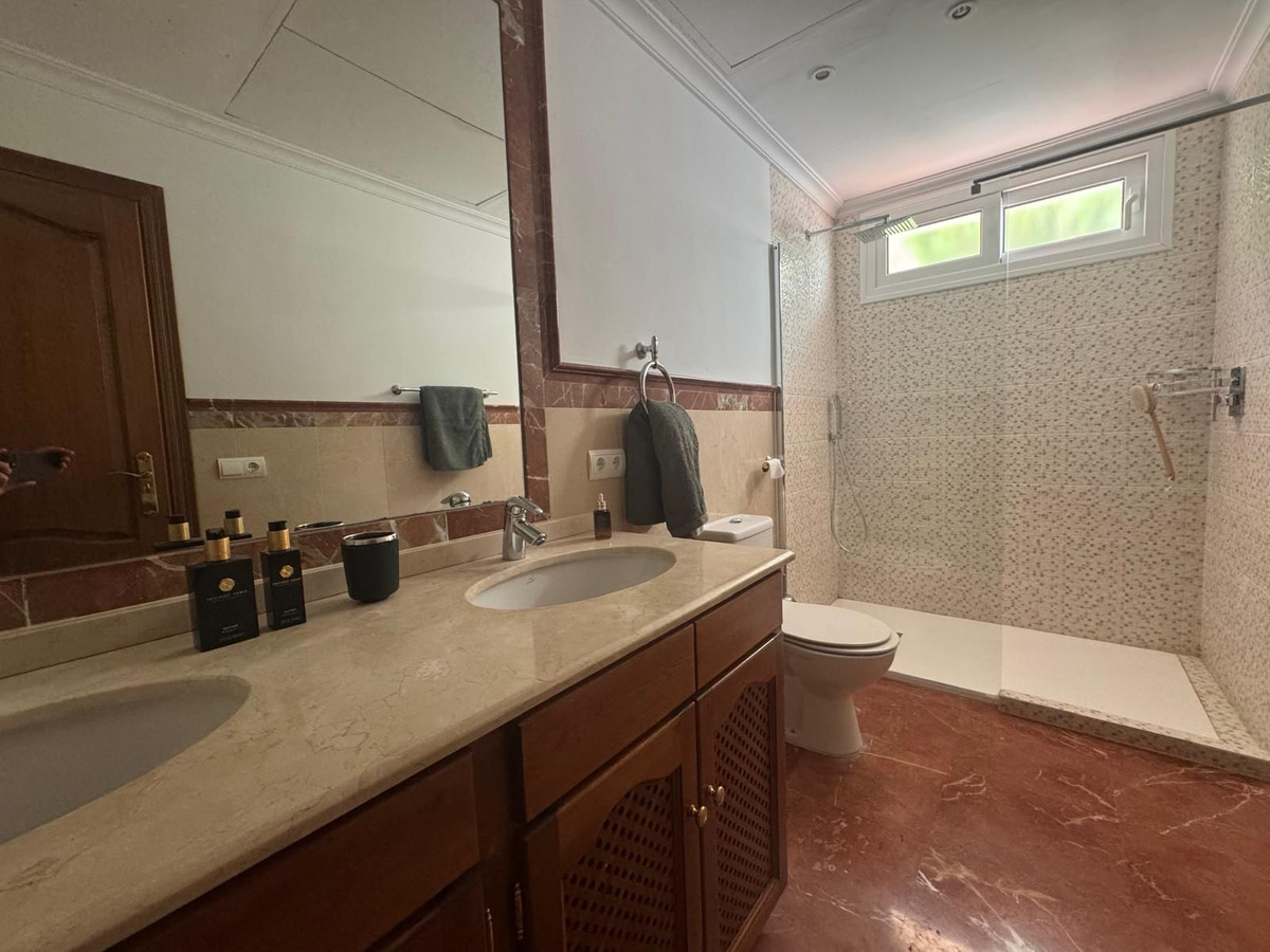 Se vende Villa - Chalet de 3 dormitorios en Costa Del Sol, Málaga, España