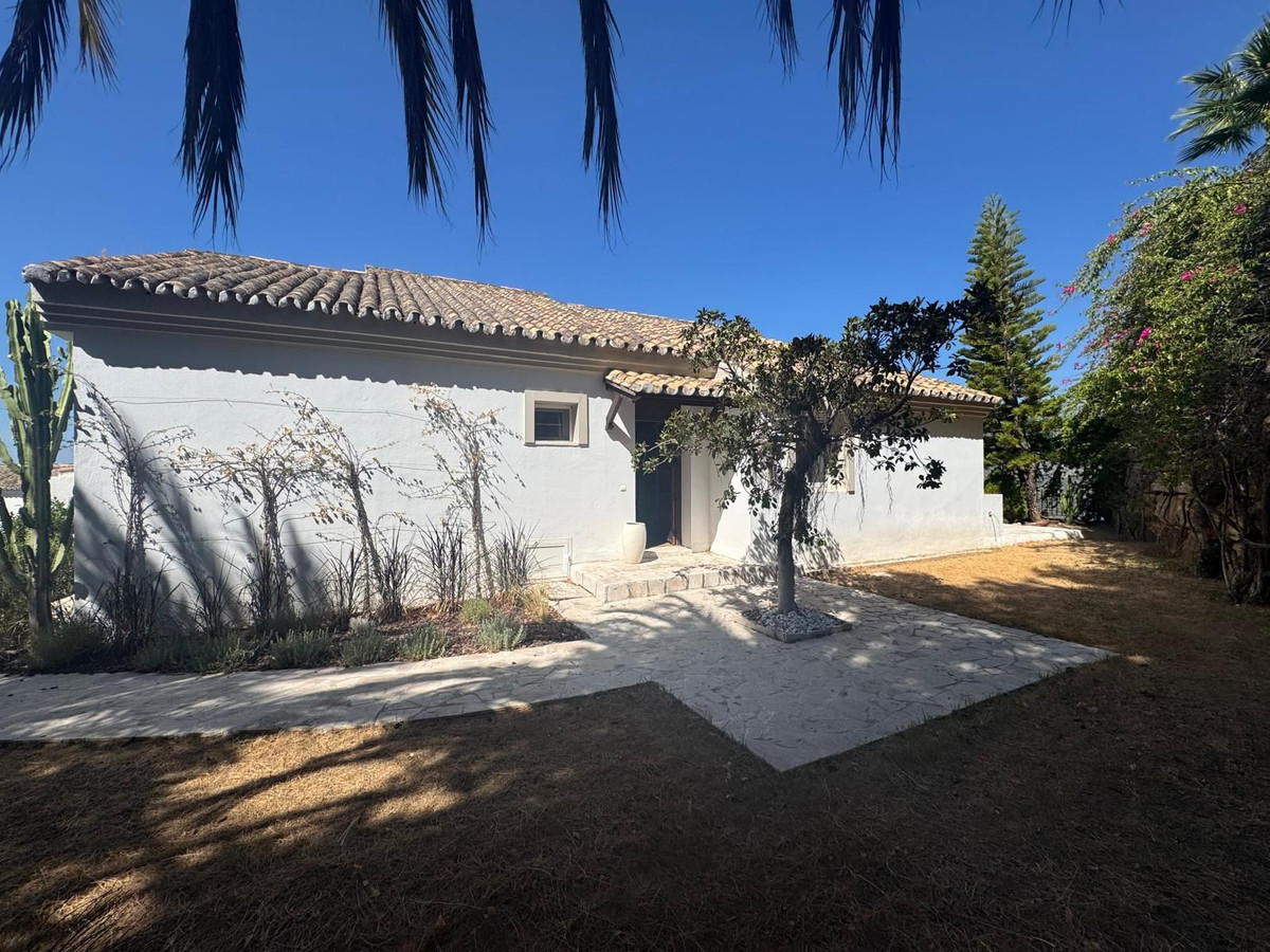 Se vende Villa - Chalet de 3 dormitorios en Costa Del Sol, Málaga, España