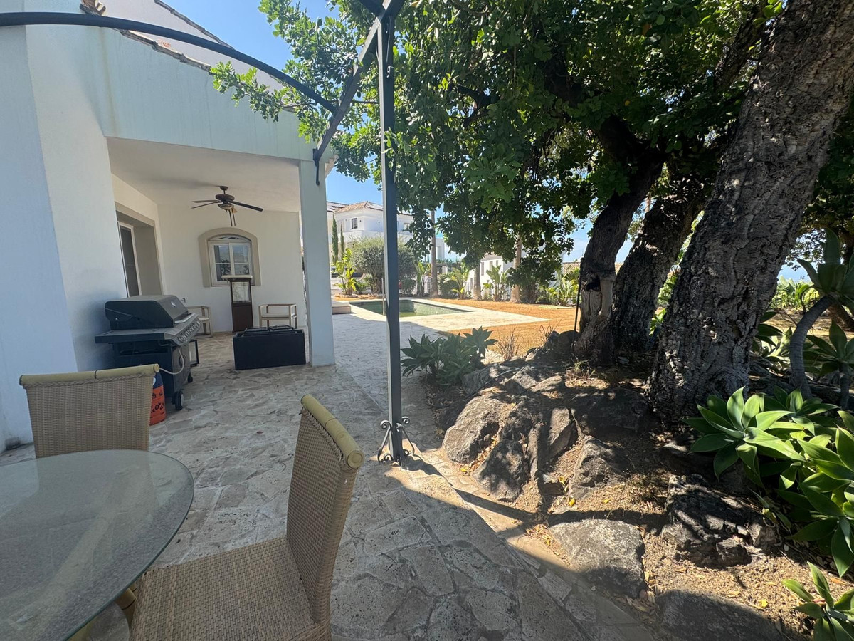 Se vende Villa - Chalet de 3 dormitorios en Costa Del Sol, Málaga, España