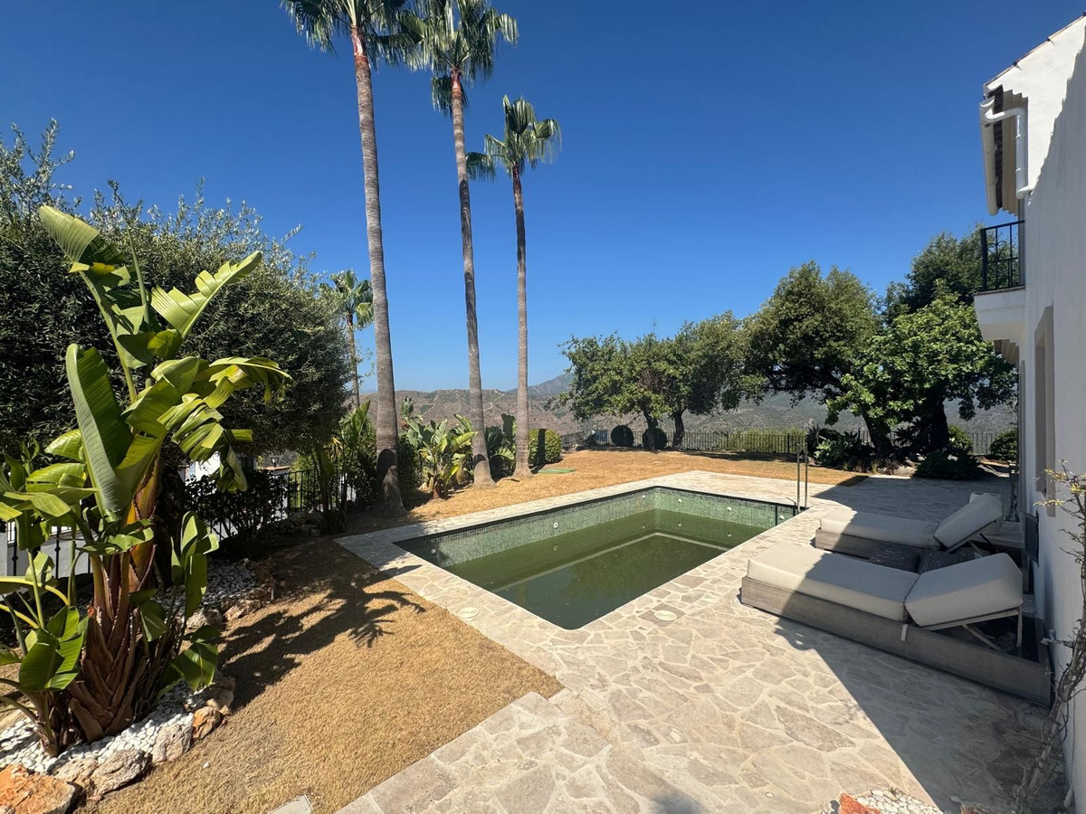 Se vende Villa - Chalet de 3 dormitorios en Costa Del Sol, Málaga, España