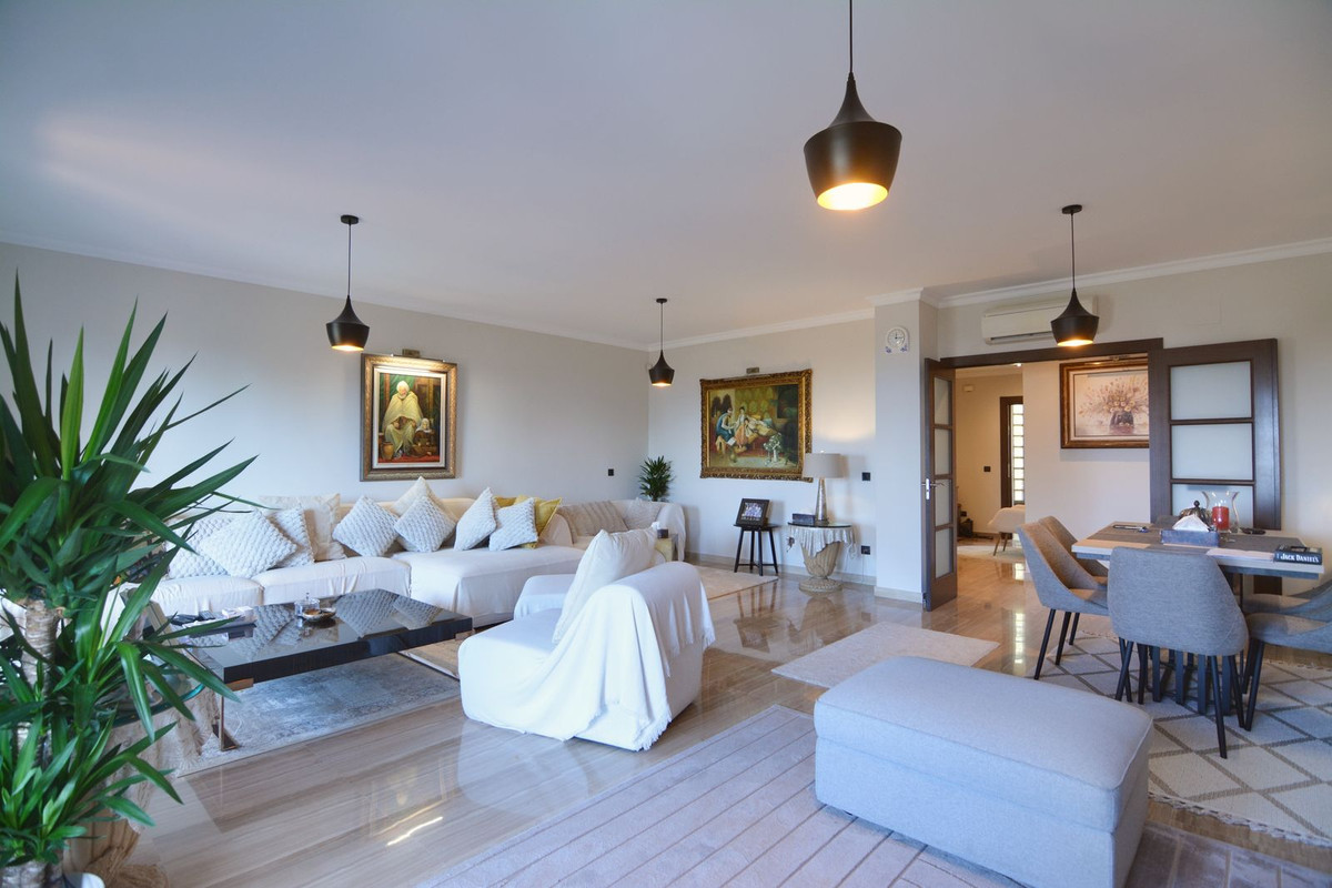 Se vende Apartamento Planta Media de 4 dormitorios en Costa Del Sol, Málaga, España