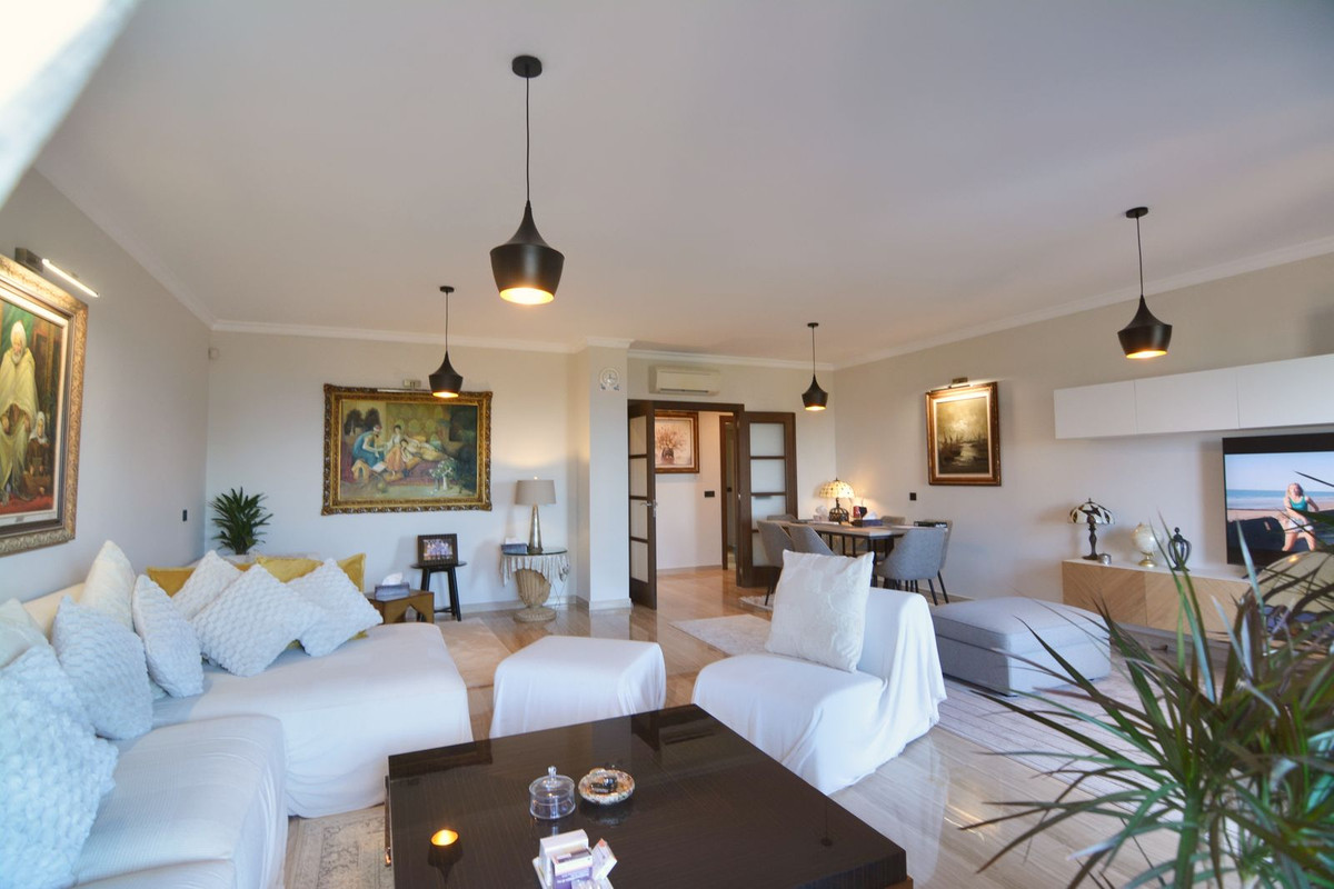 Se vende Apartamento Planta Media de 4 dormitorios en Costa Del Sol, Málaga, España