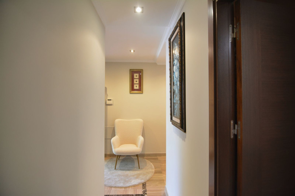 Se vende Apartamento Planta Media de 4 dormitorios en Costa Del Sol, Málaga, España