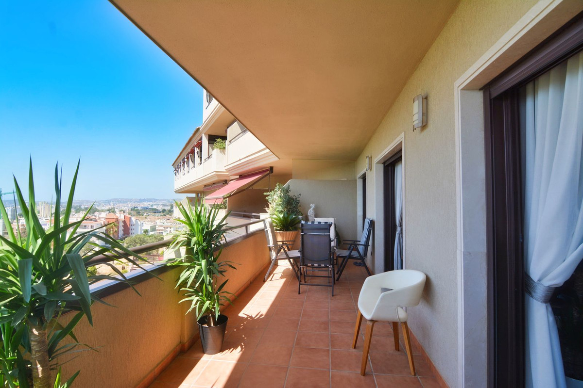 Se vende Apartamento Planta Media de 4 dormitorios en Costa Del Sol, Málaga, España