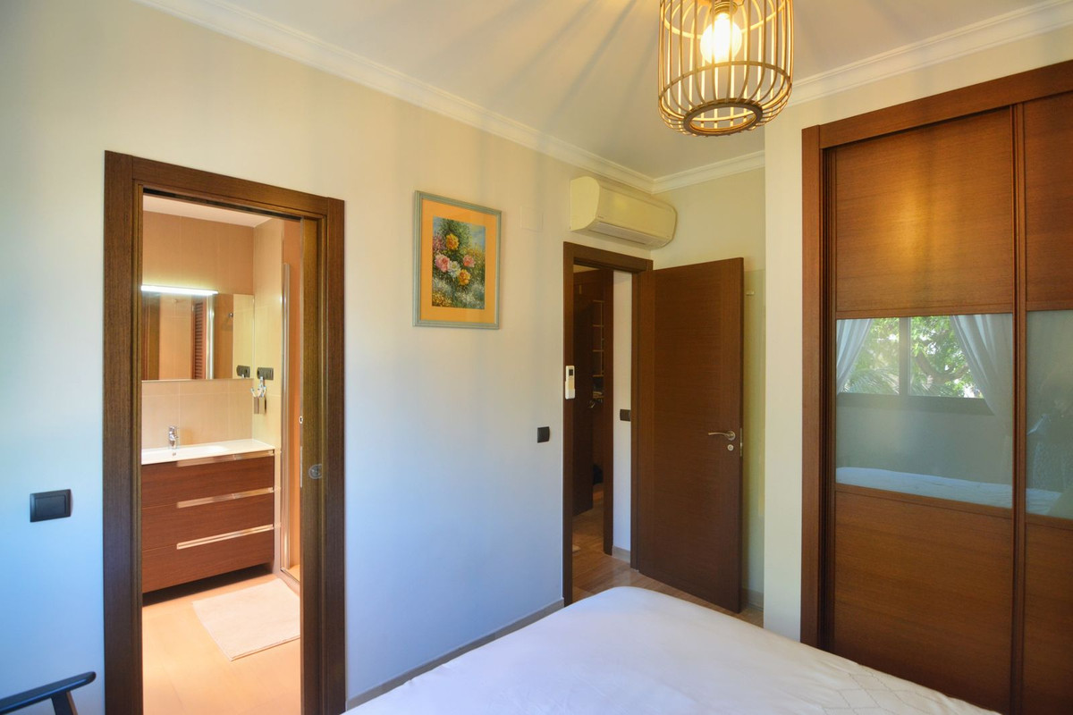 Se vende Apartamento Planta Media de 4 dormitorios en Costa Del Sol, Málaga, España