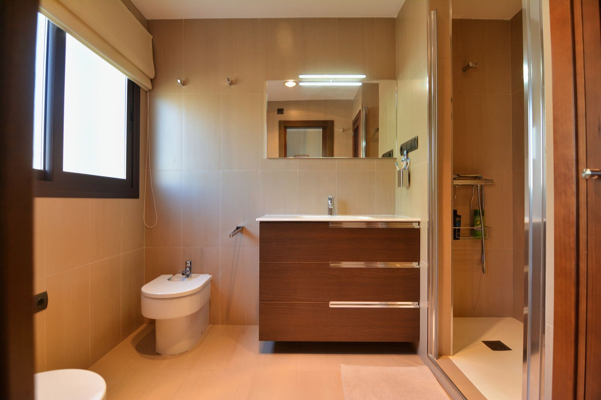 Se vende Apartamento Planta Media de 4 dormitorios en Costa Del Sol, Málaga, España