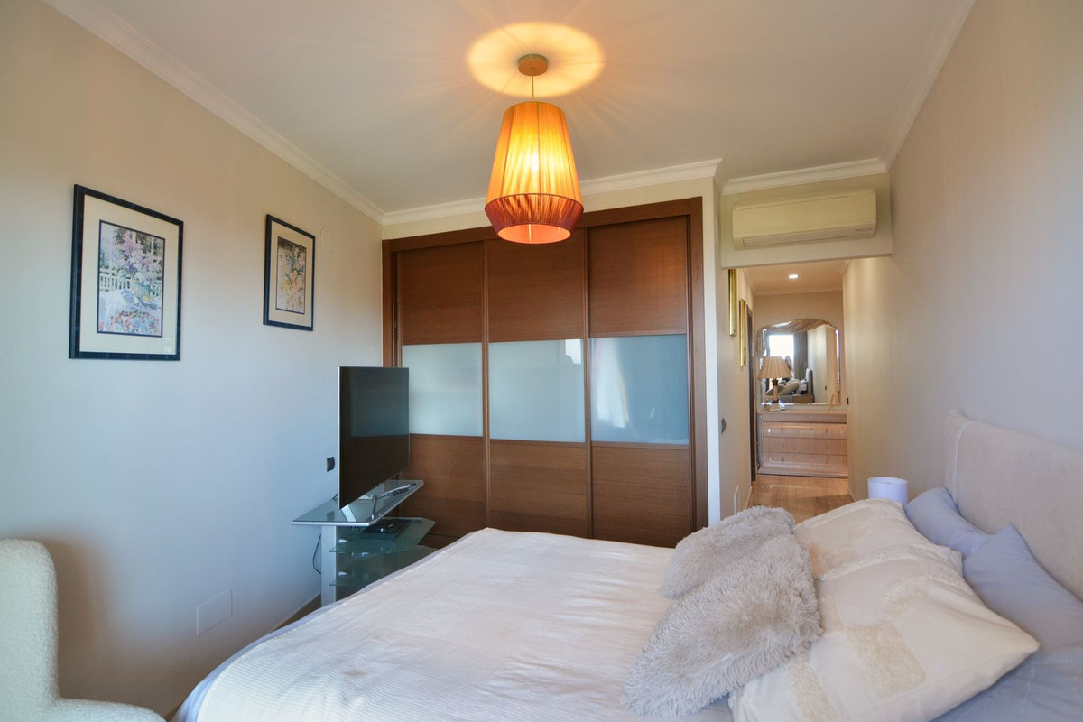 Se vende Apartamento Planta Media de 4 dormitorios en Costa Del Sol, Málaga, España