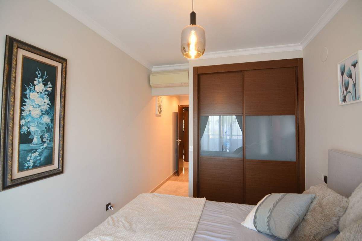 Se vende Apartamento Planta Media de 4 dormitorios en Costa Del Sol, Málaga, España