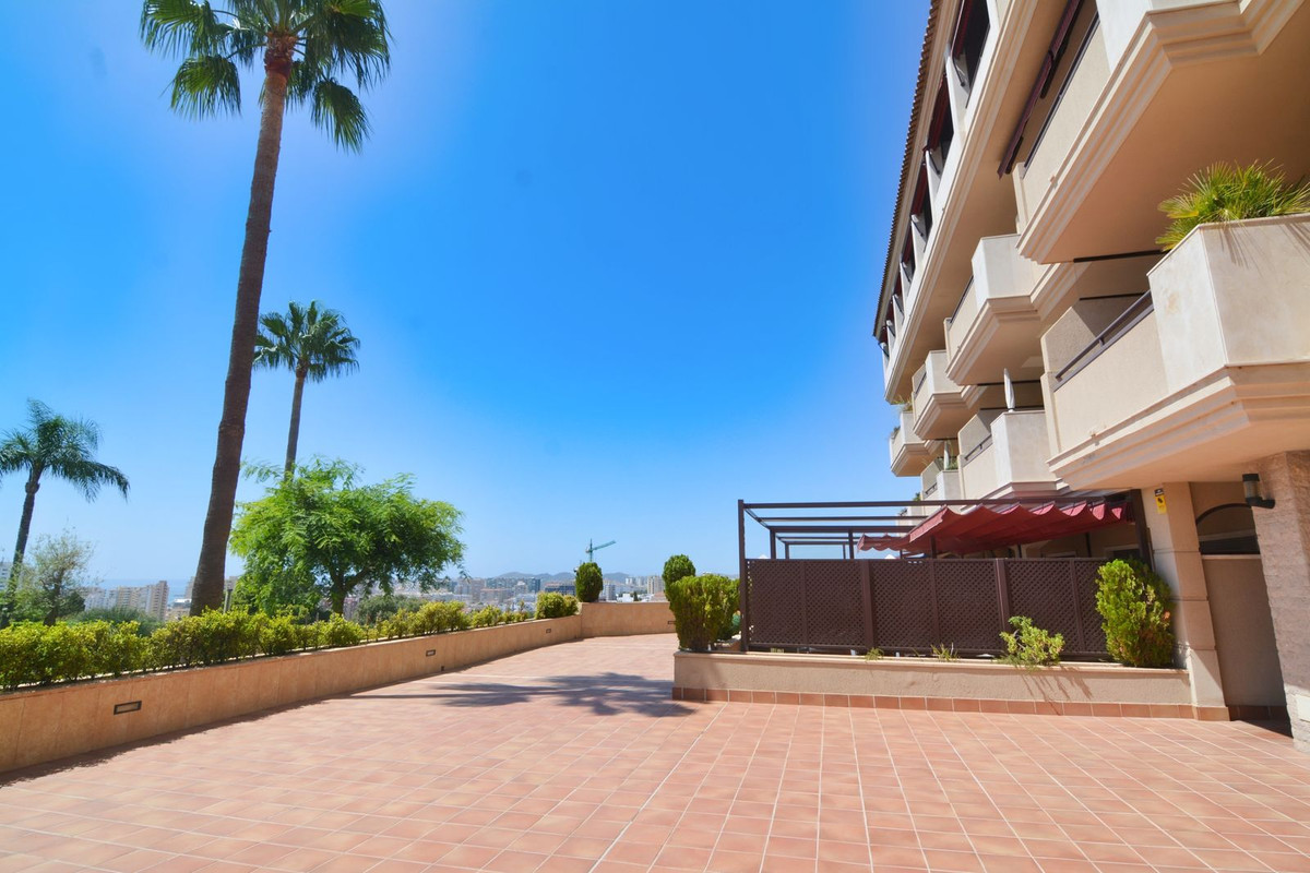 Se vende Apartamento Planta Media de 4 dormitorios en Costa Del Sol, Málaga, España