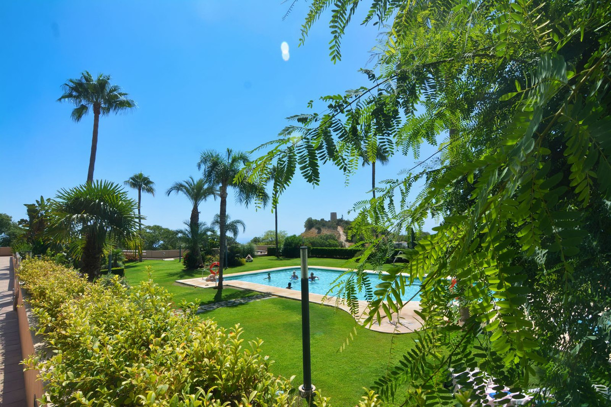 Se vende Apartamento Planta Media de 4 dormitorios en Costa Del Sol, Málaga, España