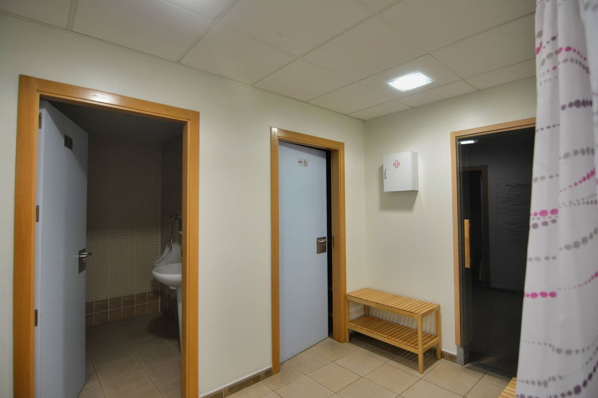 Se vende Apartamento Planta Media de 4 dormitorios en Costa Del Sol, Málaga, España
