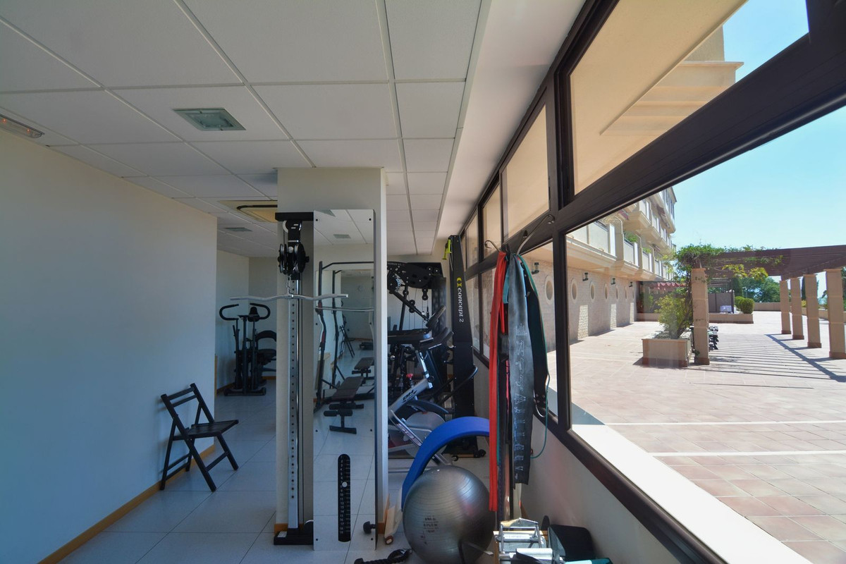 Se vende Apartamento Planta Media de 4 dormitorios en Costa Del Sol, Málaga, España