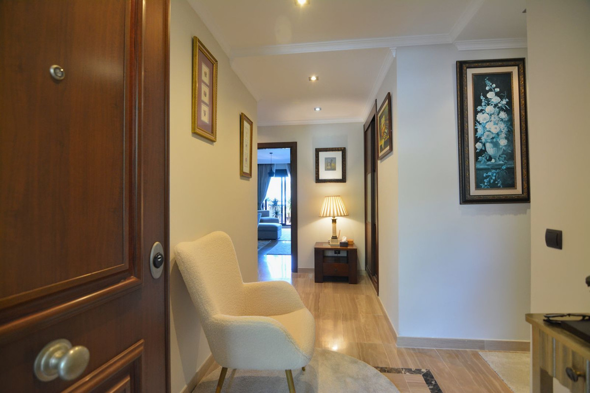 Se vende Apartamento Planta Media de 4 dormitorios en Costa Del Sol, Málaga, España