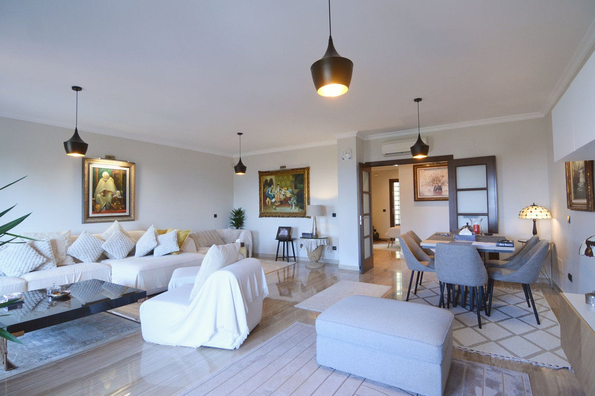 Se vende Apartamento Planta Media de 4 dormitorios en Costa Del Sol, Málaga, España