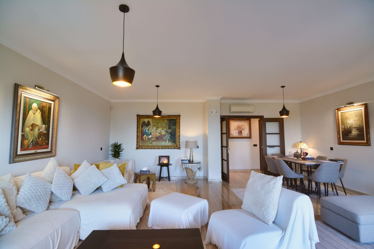 Se vende Apartamento Planta Media de 4 dormitorios en Costa Del Sol, Málaga, España