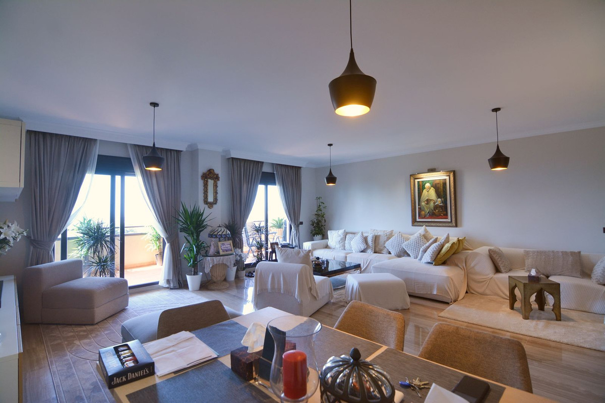 Se vende Apartamento Planta Media de 4 dormitorios en Costa Del Sol, Málaga, España