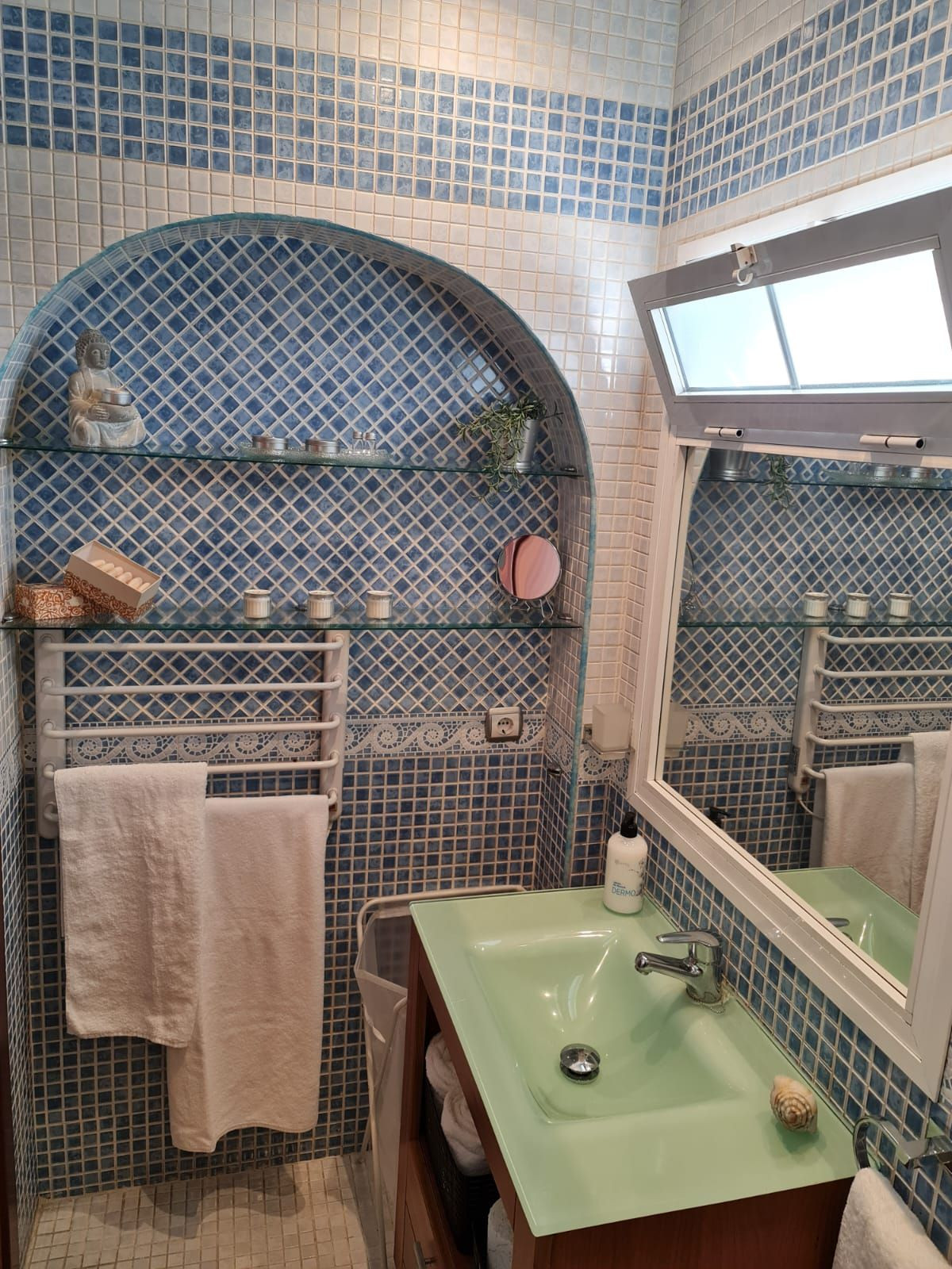 2 Bed Apartment for sale in Fuengirola Costa Del Sol, Málaga, Spain