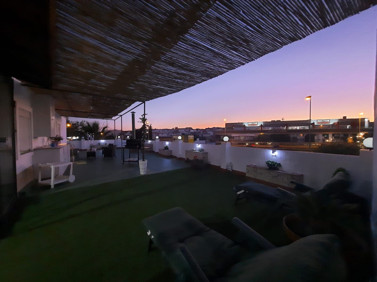 2 Bed Apartment for sale in Fuengirola Costa Del Sol, Málaga, Spain