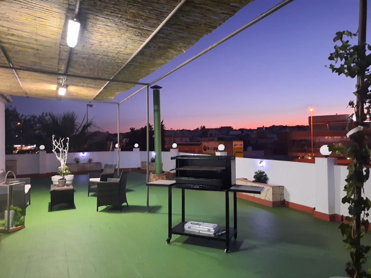 2 Bed Apartment for sale in Fuengirola Costa Del Sol, Málaga, Spain