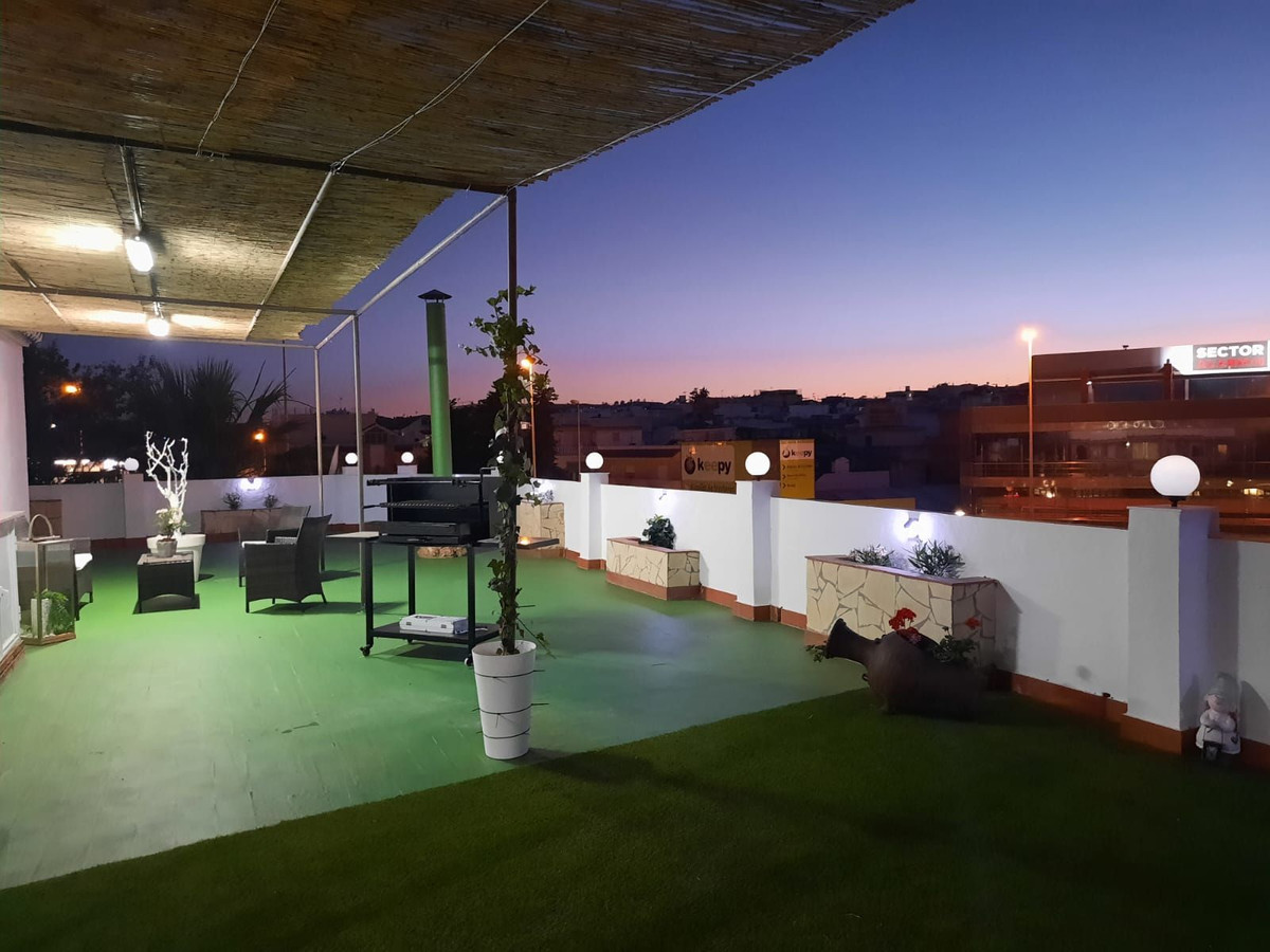 2 Bed Apartment for sale in Fuengirola Costa Del Sol, Málaga, Spain