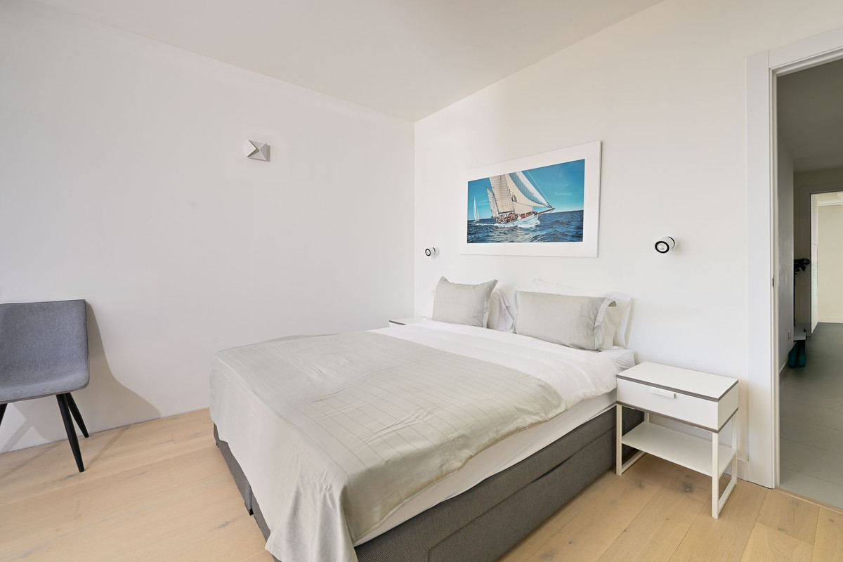 3 Bed Apartment for sale in Fuengirola Costa Del Sol, Málaga, Spain
