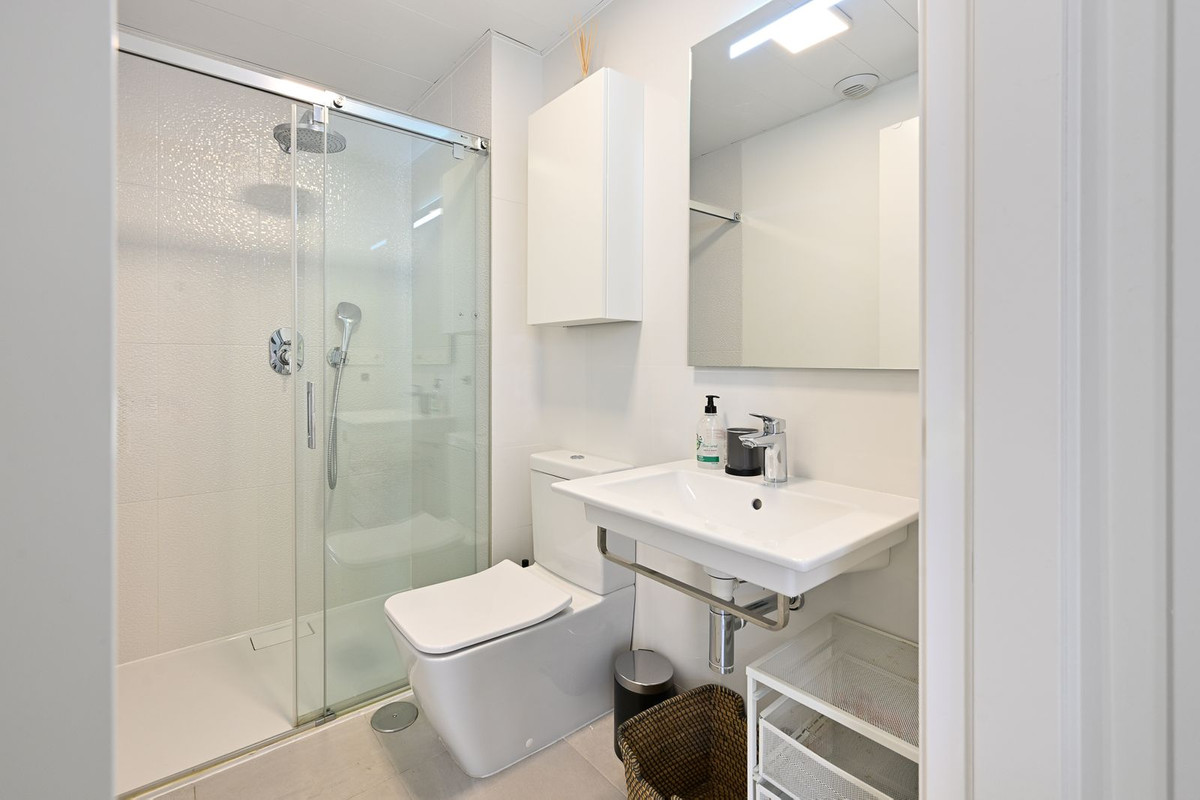 3 Bed Apartment for sale in Fuengirola Costa Del Sol, Málaga, Spain