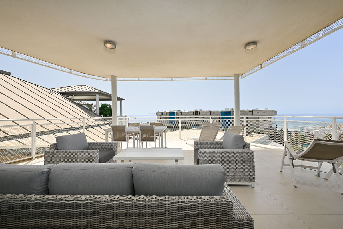 3 Bed Apartment for sale in Fuengirola Costa Del Sol, Málaga, Spain