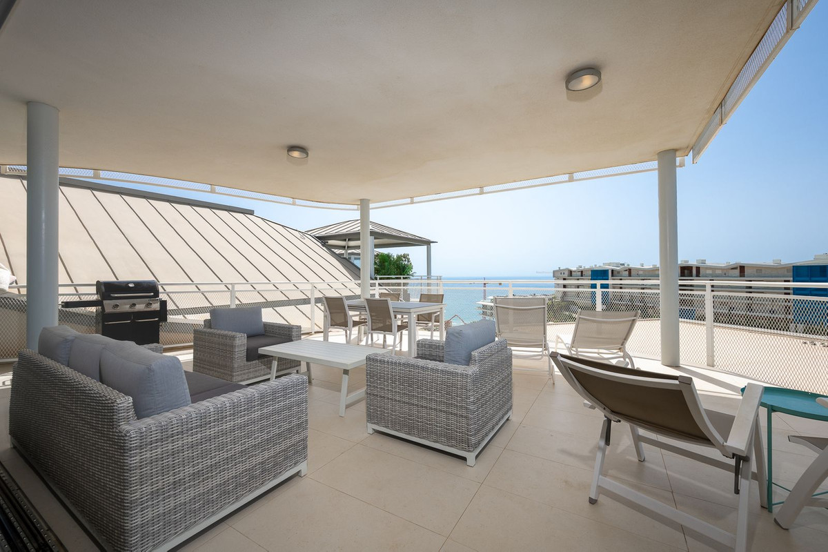 3 Bed Apartment for sale in Fuengirola Costa Del Sol, Málaga, Spain