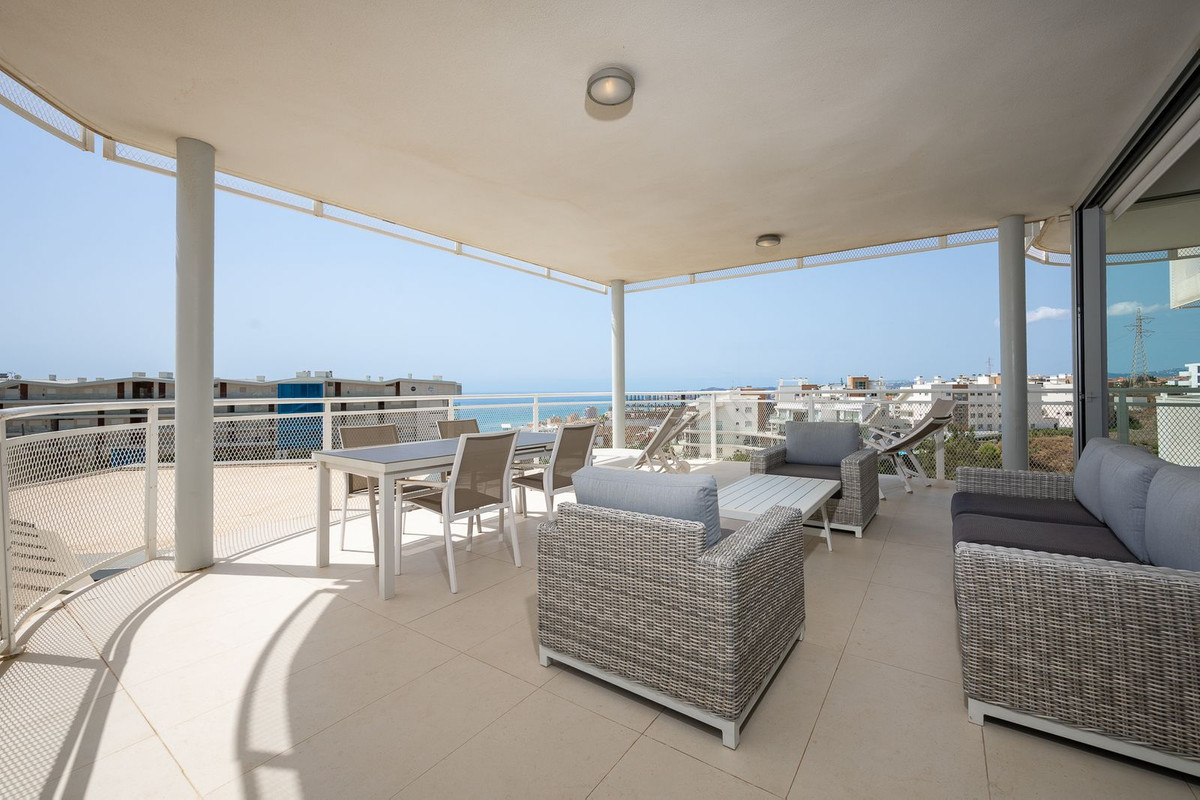 3 Bed Apartment for sale in Fuengirola Costa Del Sol, Málaga, Spain