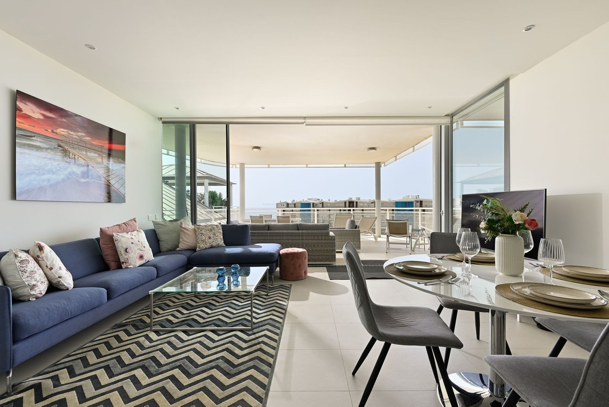 3 Bed Apartment for sale in Fuengirola Costa Del Sol, Málaga, Spain