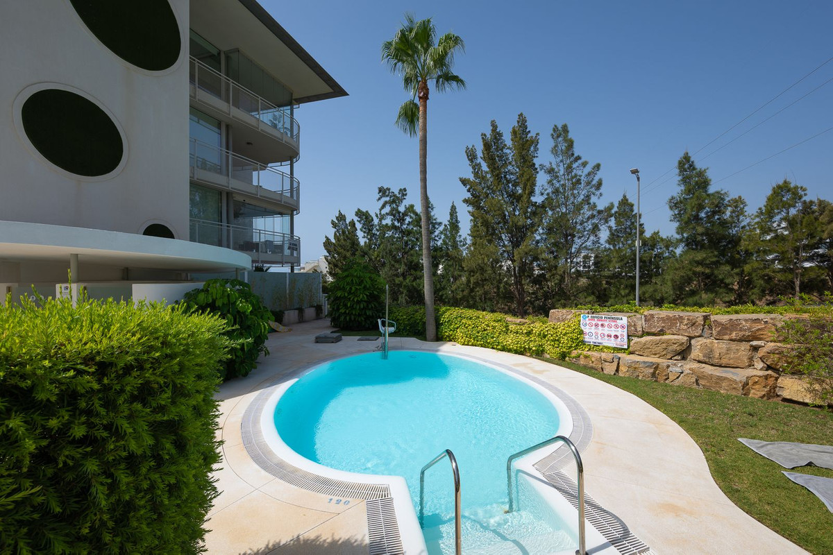 3 Bed Apartment for sale in Fuengirola Costa Del Sol, Málaga, Spain