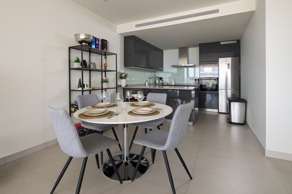 3 Bed Apartment for sale in Fuengirola Costa Del Sol, Málaga, Spain