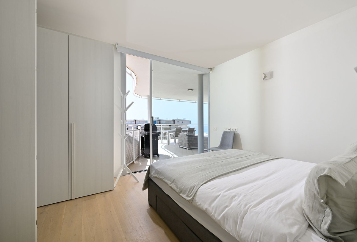 3 Bed Apartment for sale in Fuengirola Costa Del Sol, Málaga, Spain