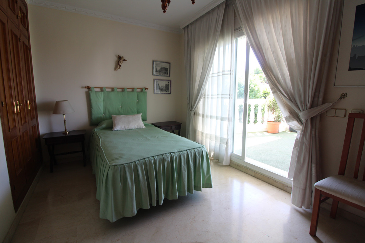 4 Bed Townhouse for sale in Nueva Andalucía Costa Del Sol, Málaga, Spain