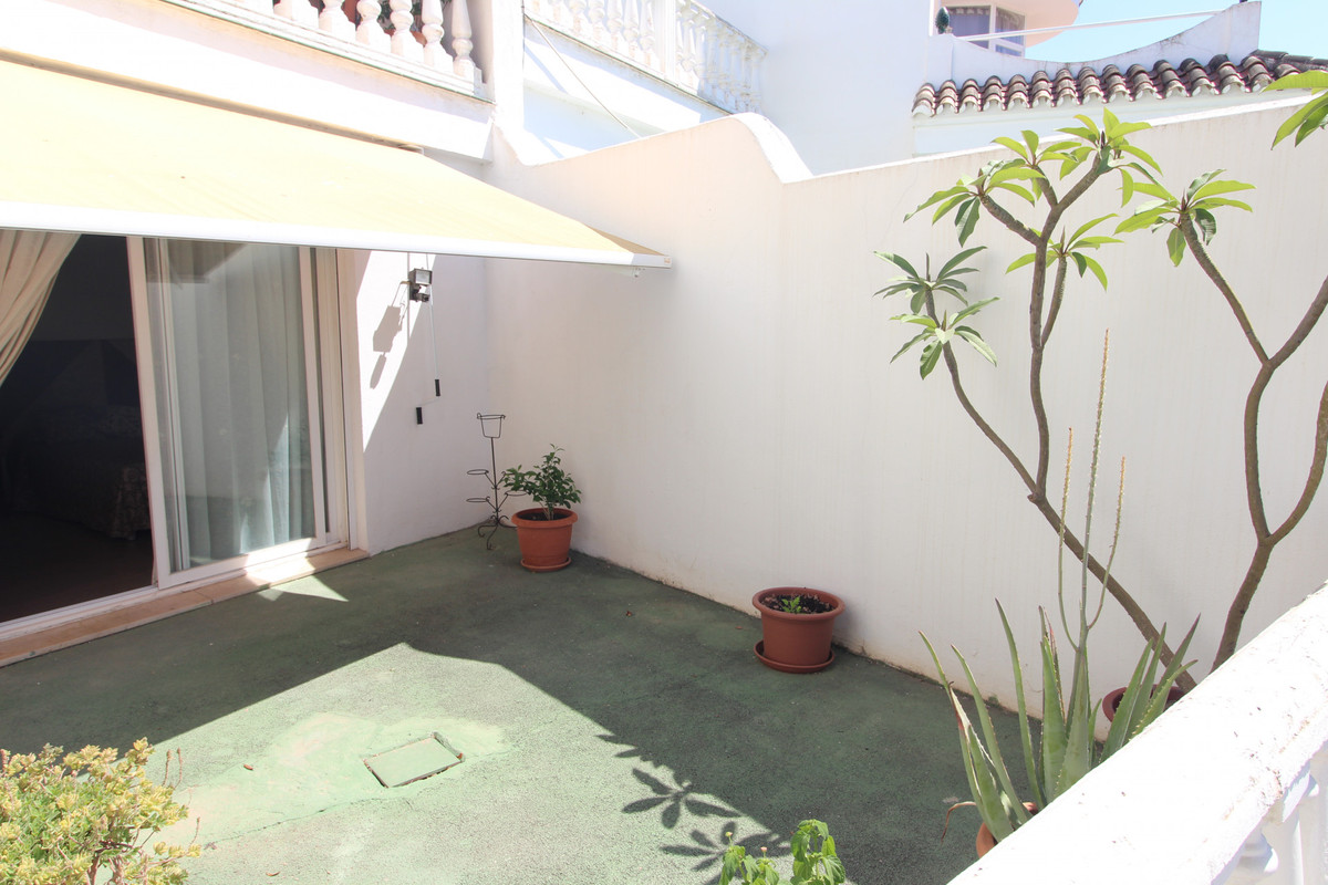 4 Bed Townhouse for sale in Nueva Andalucía Costa Del Sol, Málaga, Spain