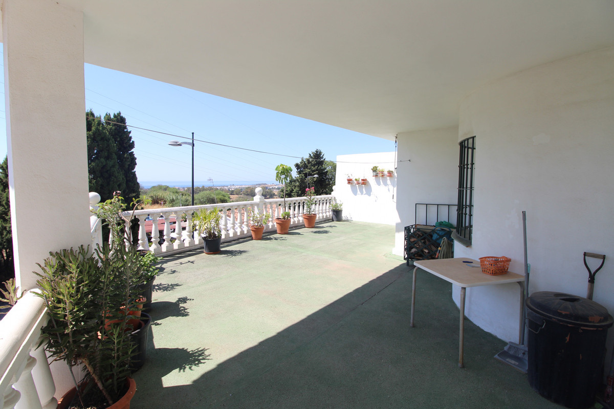 4 Bed Townhouse for sale in Nueva Andalucía Costa Del Sol, Málaga, Spain