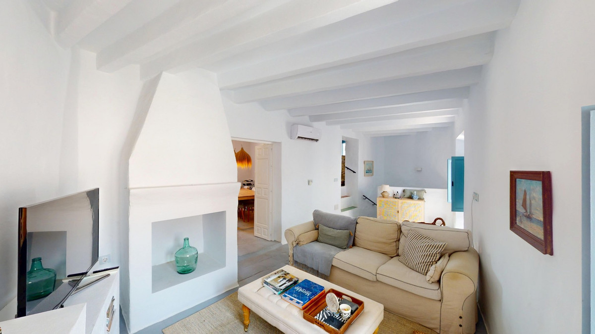 3 Bed Townhouse for sale in Sedella Costa Del Sol East, Málaga, Spain