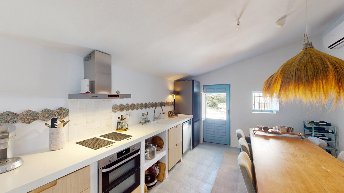 3 Bed Townhouse for sale in Sedella Costa Del Sol East, Málaga, Spain