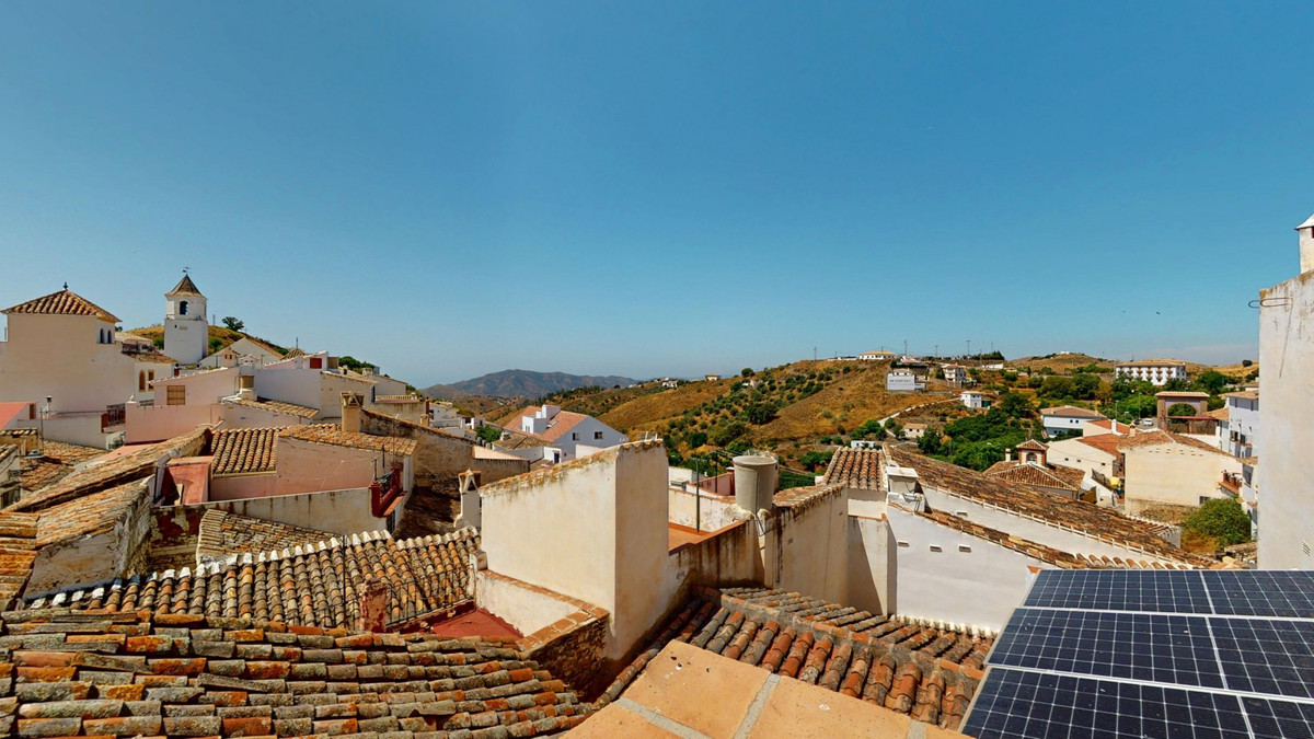 3 Bed Townhouse for sale in Sedella Costa Del Sol East, Málaga, Spain