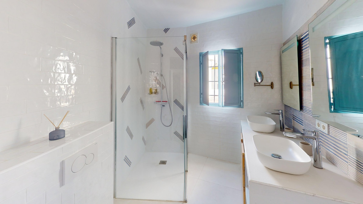 3 Bed Townhouse for sale in Sedella Costa Del Sol East, Málaga, Spain