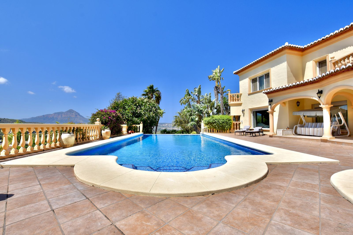 4 Bed Townhouse for sale in Javea Costa Blanca, Alicante, Spain
