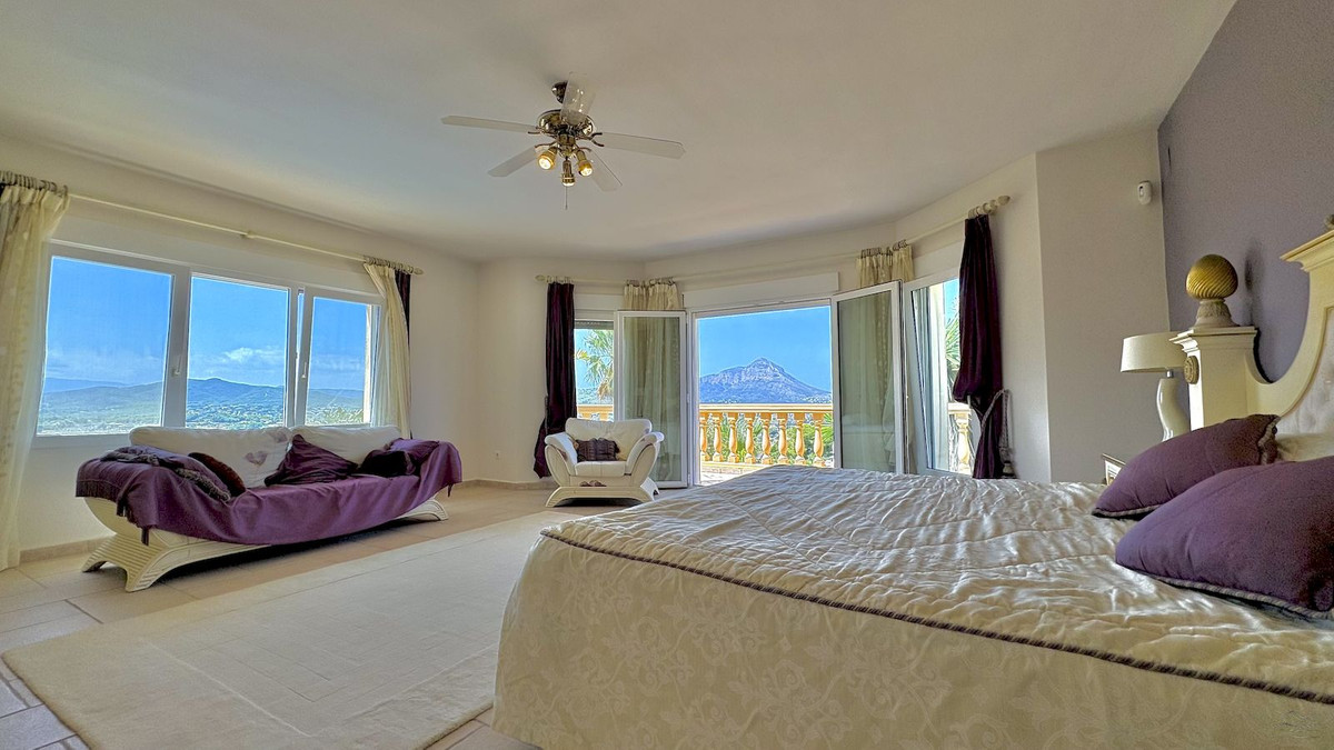 4 Bed Townhouse for sale in Javea Costa Blanca, Alicante, Spain