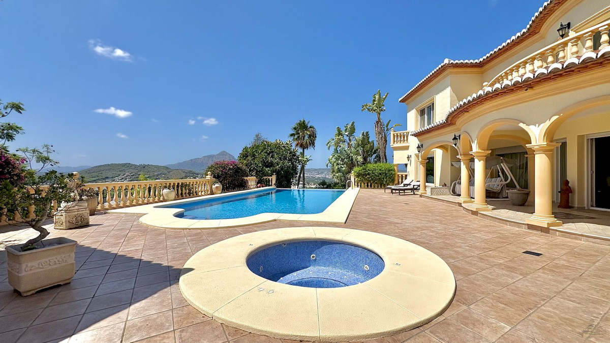 4 Bed Townhouse for sale in Javea Costa Blanca, Alicante, Spain
