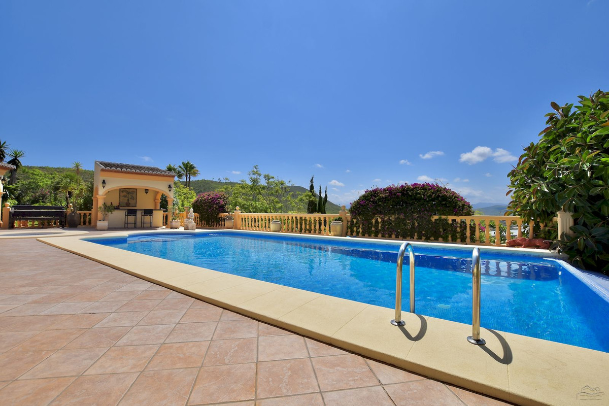 4 Bed Townhouse for sale in Javea Costa Blanca, Alicante, Spain