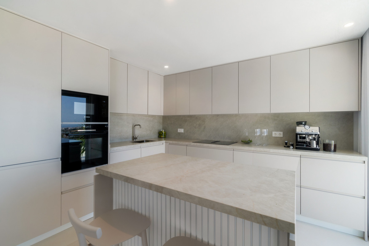 3 Bed Apartment for sale in La Quinta Costa Del Sol, Málaga, Spain